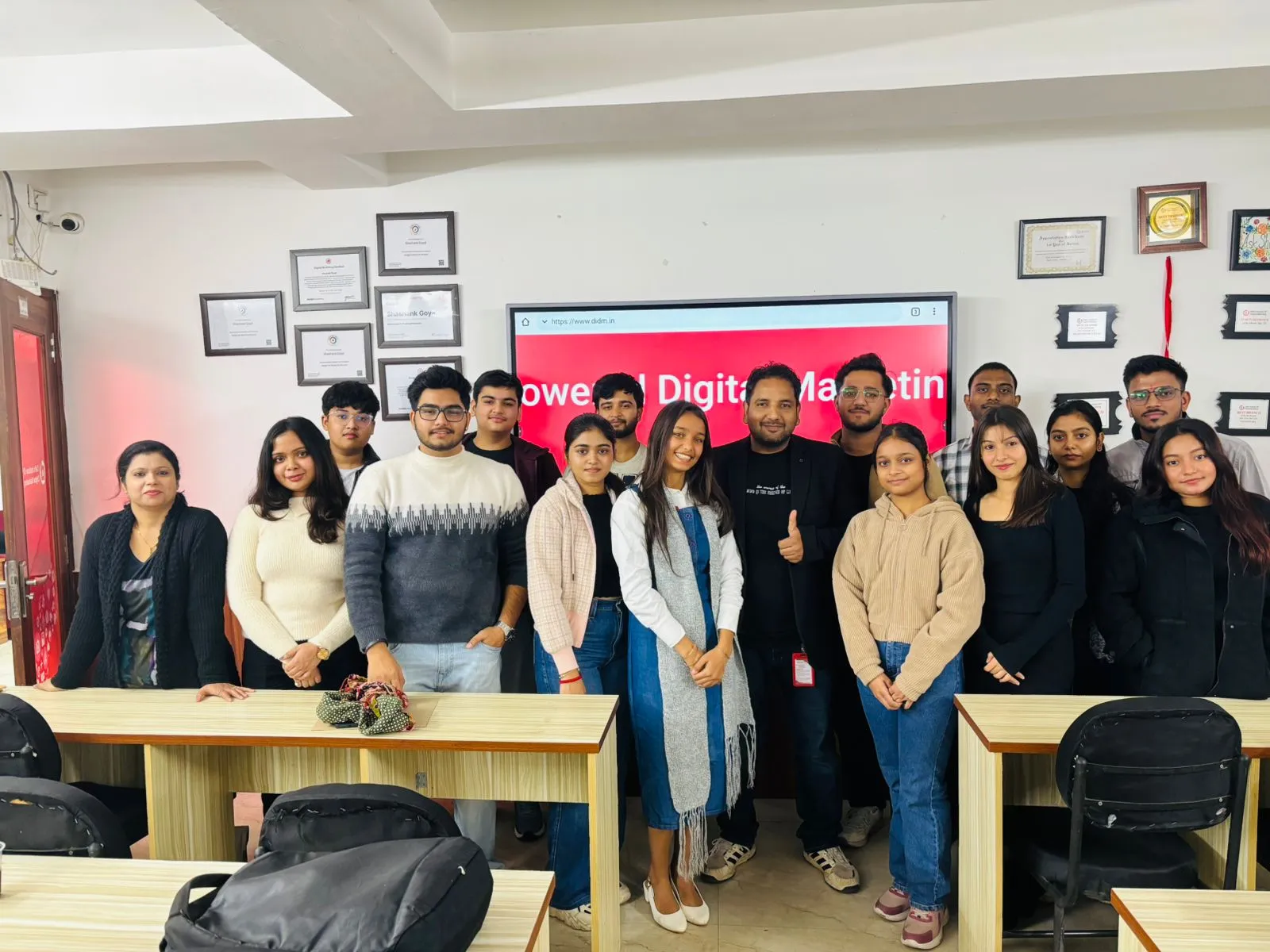 Shashank Goyal with students group photo